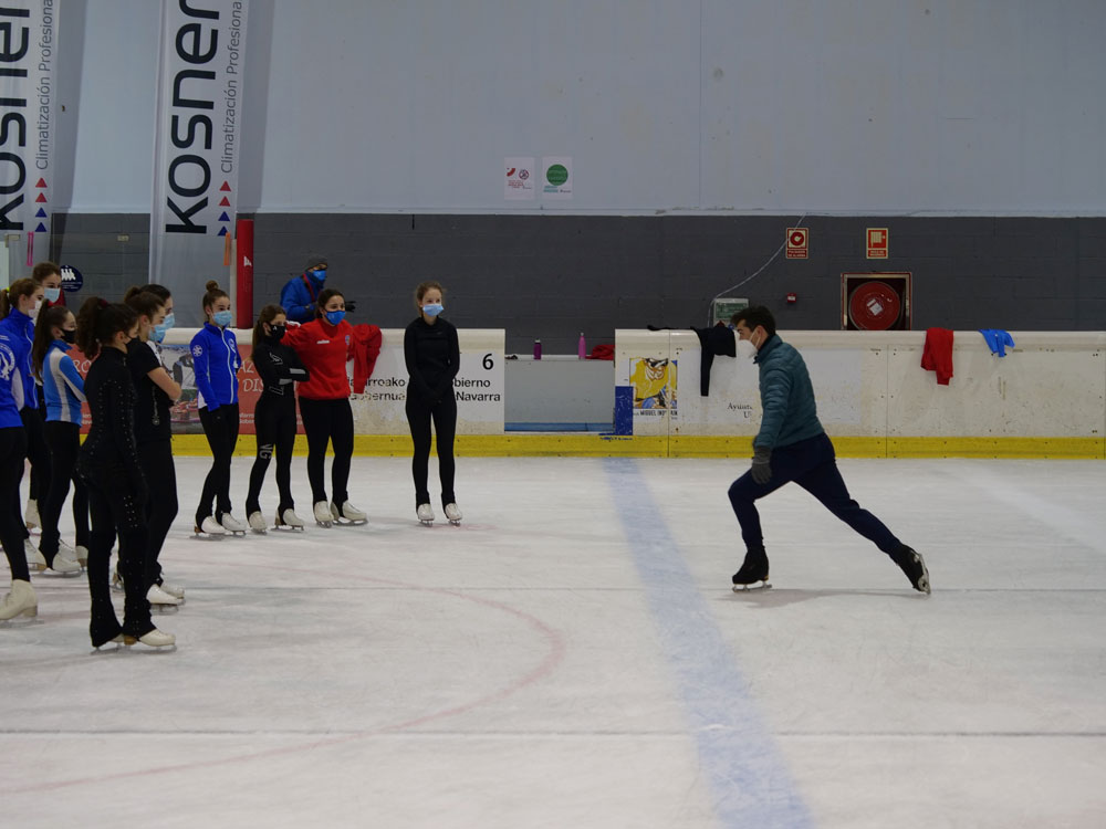 Gran &eacute;xito y acogida de la JF Academy en el Palacio de Hielo Huarte